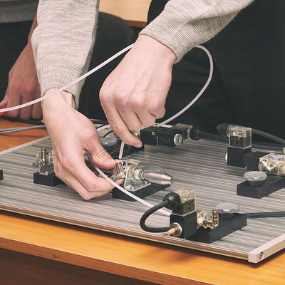 উপাদান আরএফ টেস্ট ল্যাব হোম অ্যাপ্লায়েন্সেস বৈদ্যুতিক পণ্য তৃতীয় পক্ষের প্রমাণীকরণ পরিষেবা